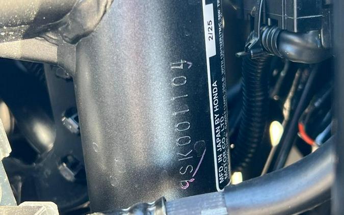 2025 Honda® CB750 HORNET Base