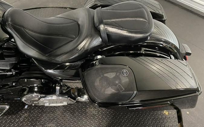 2017 Harley-Davidson® FLHXSE - CVO™ Street Glide®