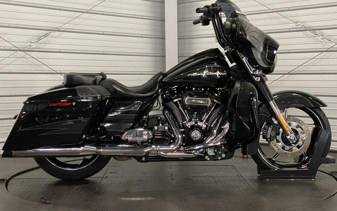 2017 Harley-Davidson® FLHXSE - CVO™ Street Glide®