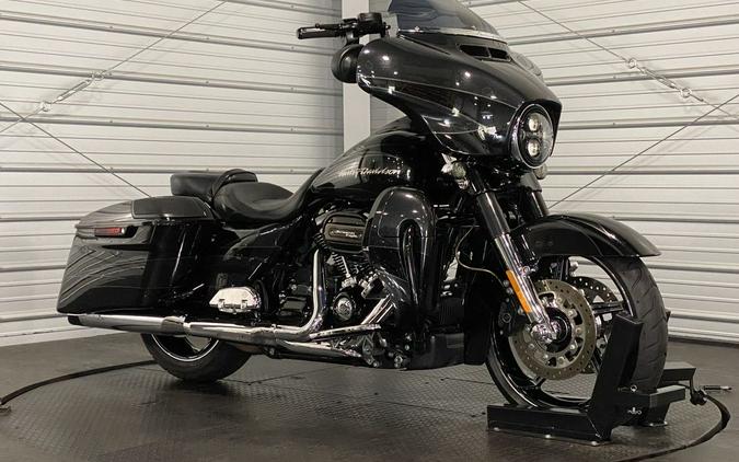 2017 Harley-Davidson® FLHXSE - CVO™ Street Glide®