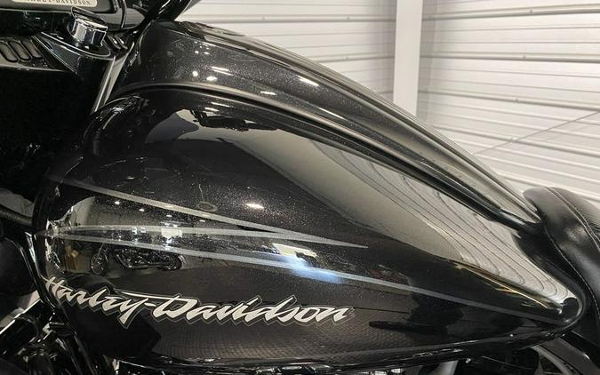 2017 Harley-Davidson® FLHXSE - CVO™ Street Glide®