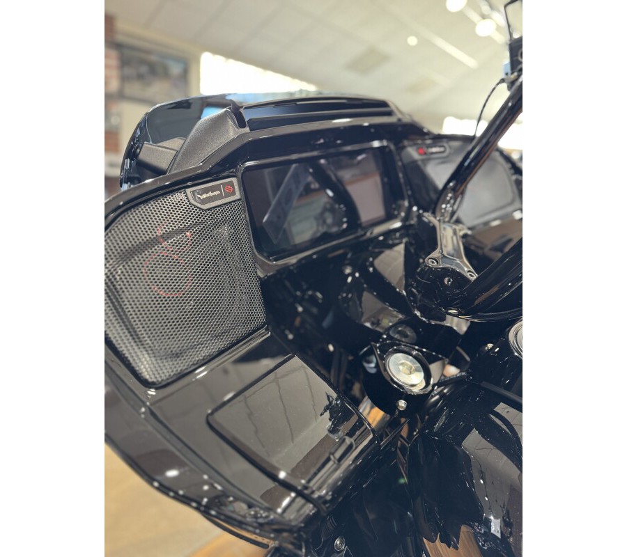 FLTRX 2025 Road Glide®