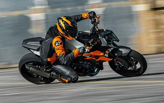 2026 KTM 990 Duke