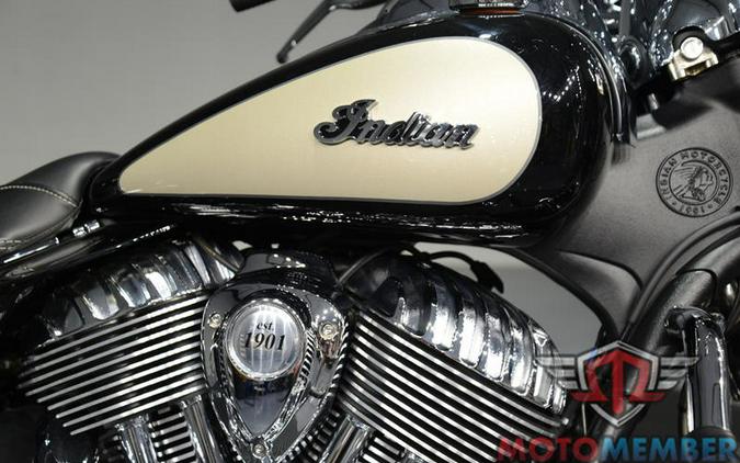 2022 Indian Motorcycle® Springfield® Black Metallic/Dirt Track Tan