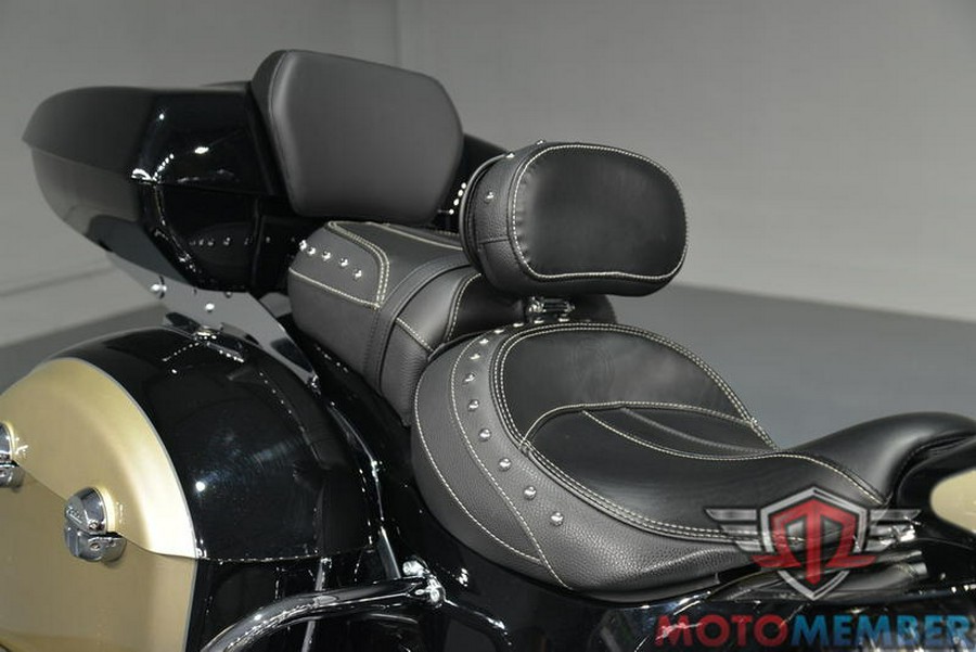 2022 Indian Motorcycle® Springfield® Black Metallic/Dirt Track Tan