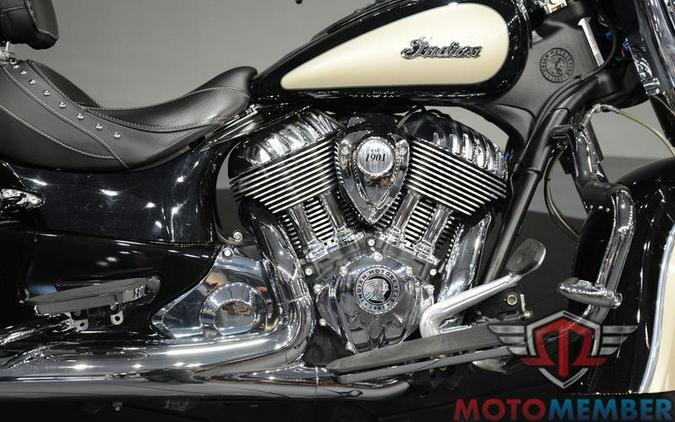 2022 Indian Motorcycle® Springfield® Black Metallic/Dirt Track Tan