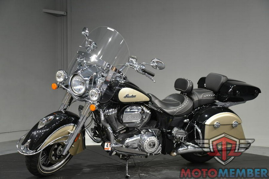 2022 Indian Motorcycle® Springfield® Black Metallic/Dirt Track Tan