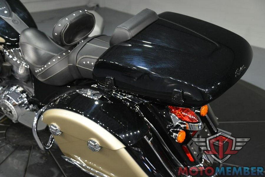 2022 Indian Motorcycle® Springfield® Black Metallic/Dirt Track Tan