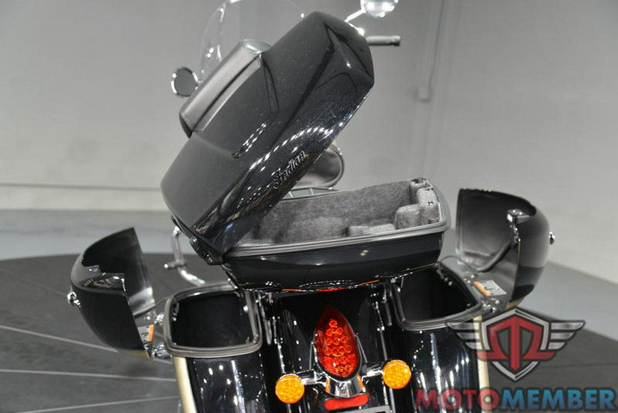 2022 Indian Motorcycle® Springfield® Black Metallic/Dirt Track Tan