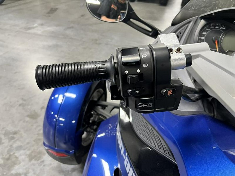 2009 Can-Am® Spyder Roadster SE5