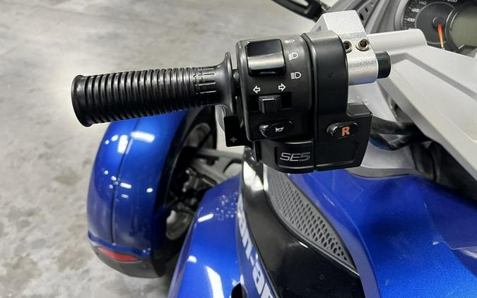 2009 Can-Am® Spyder Roadster SE5