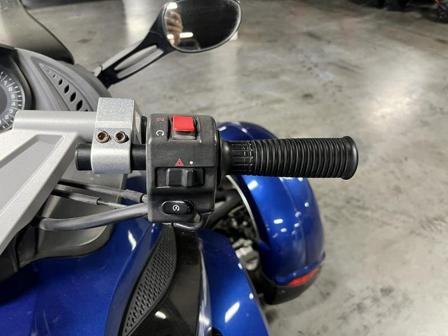 2009 Can-Am® Spyder Roadster SE5