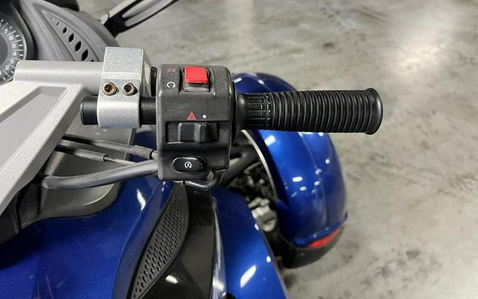 2009 Can-Am® Spyder Roadster SE5