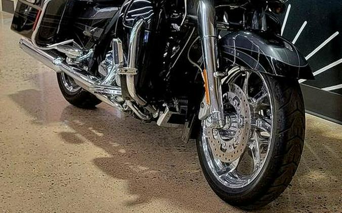 2011 Harley-Davidson® FLTRUSE - CVO™ Road Glide® Ultra