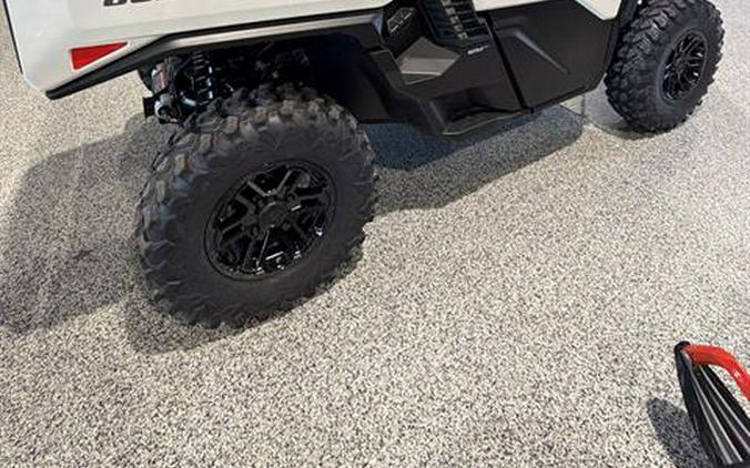 2026 Can-Am Defender Limited HD11