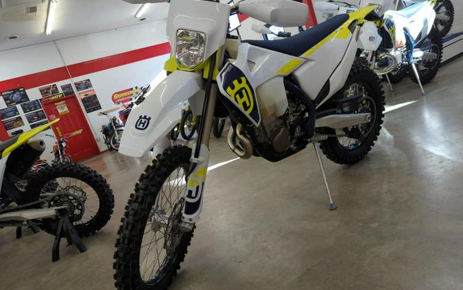 2023 Husqvarna FE 450 First Look [6 Fast Facts – New Model]