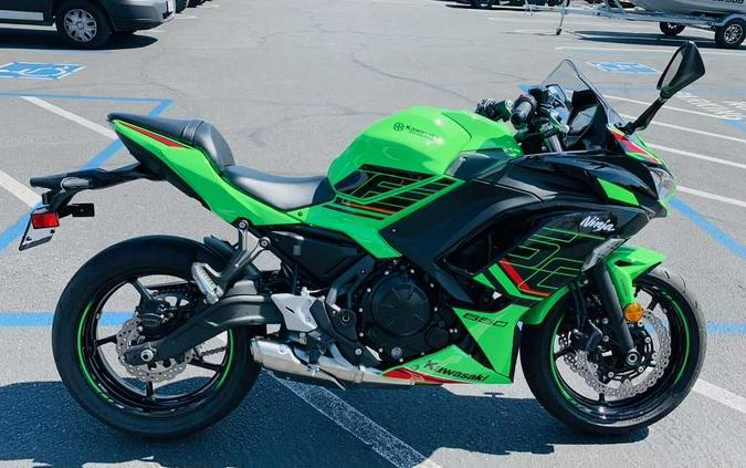 2023 Kawasaki Ninja 650 Review [14 Fast Facts]