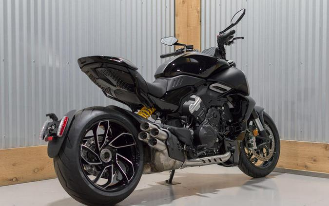 2024 Ducati Diavel V4 Black