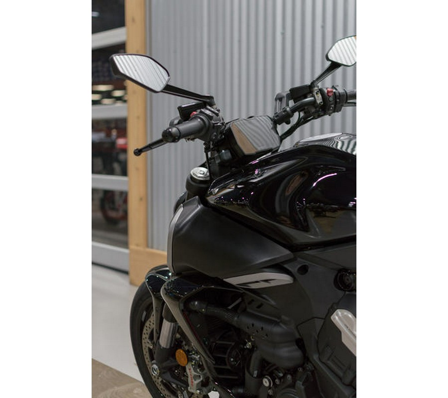 2024 Ducati Diavel V4 Black