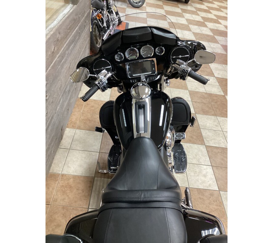 2014 Harley-Davidson® Ultra Limited Vivid Black