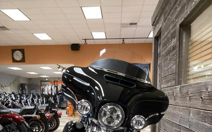 2014 Harley-Davidson® Ultra Limited Vivid Black