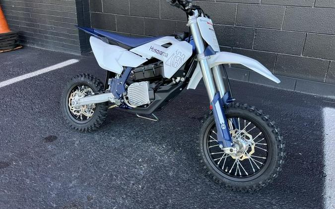 2027 Husqvarna® EE5