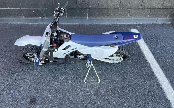 2027 Husqvarna® EE5