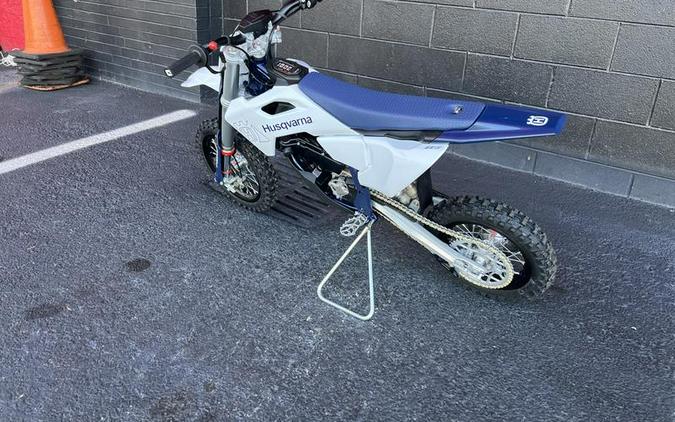 2027 Husqvarna® EE5