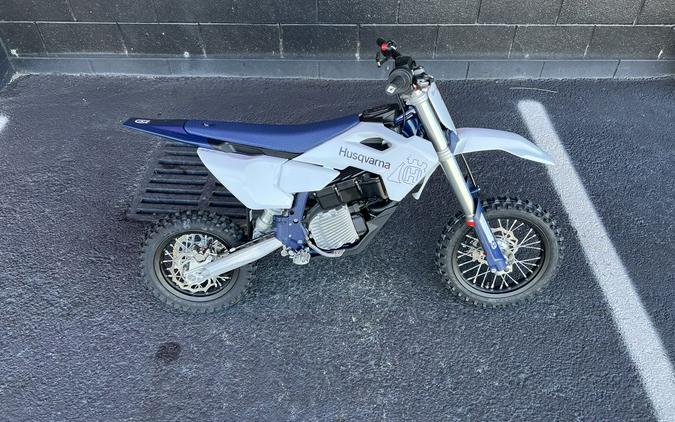 2027 Husqvarna® EE5