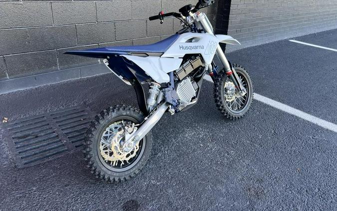 2027 Husqvarna® EE5
