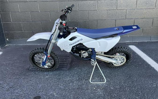 2027 Husqvarna® EE5