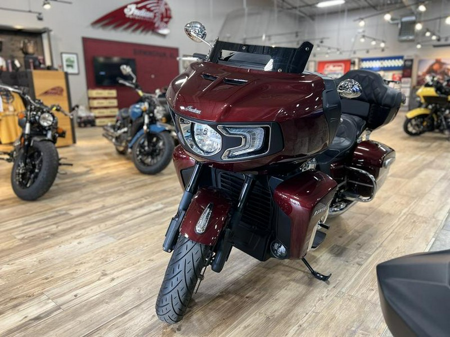 2022 Indian Motorcycle® Pursuit Limited with Premium Package Maroon Metallic/Crimson Metallic