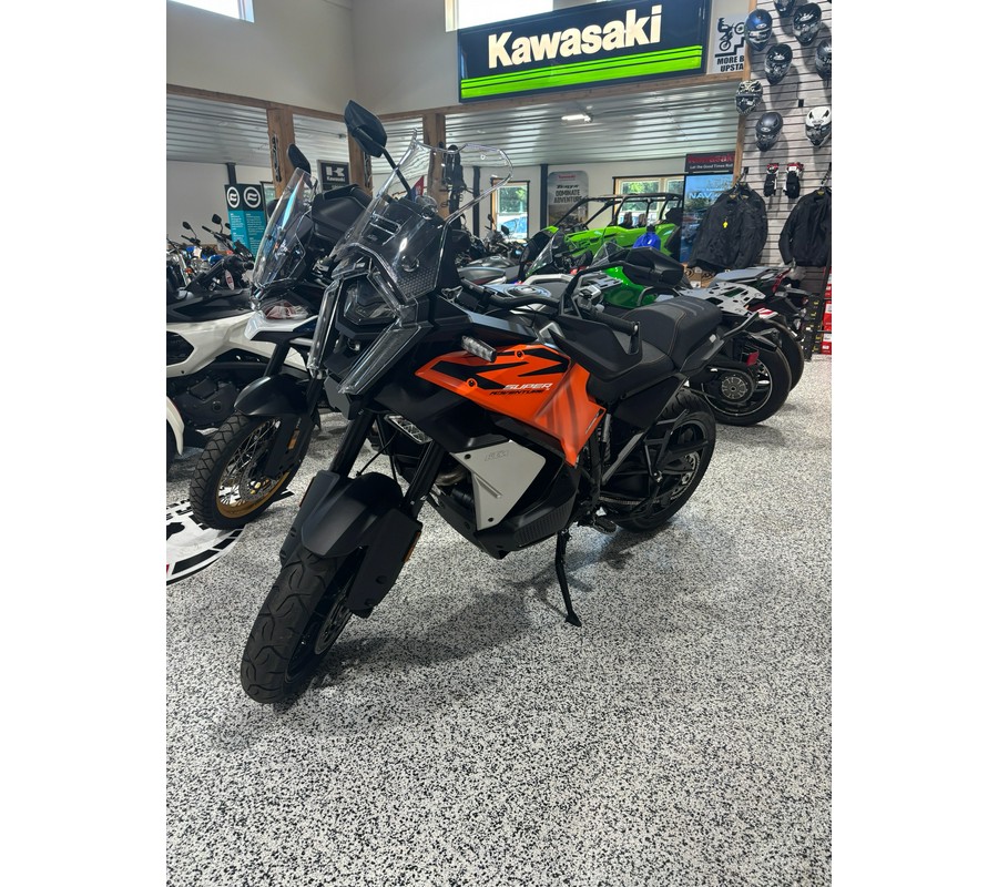 2027 KTM Super Adventure 1390 S EVO