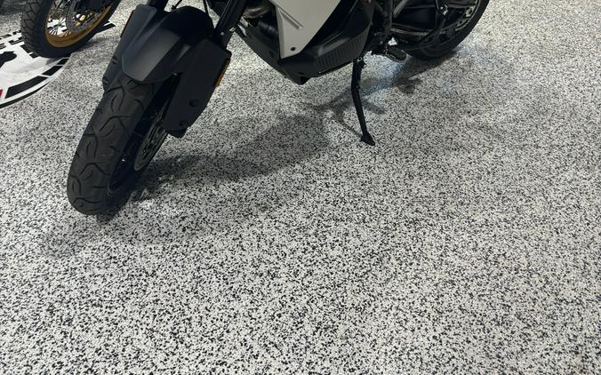 2027 KTM Super Adventure 1390 S EVO