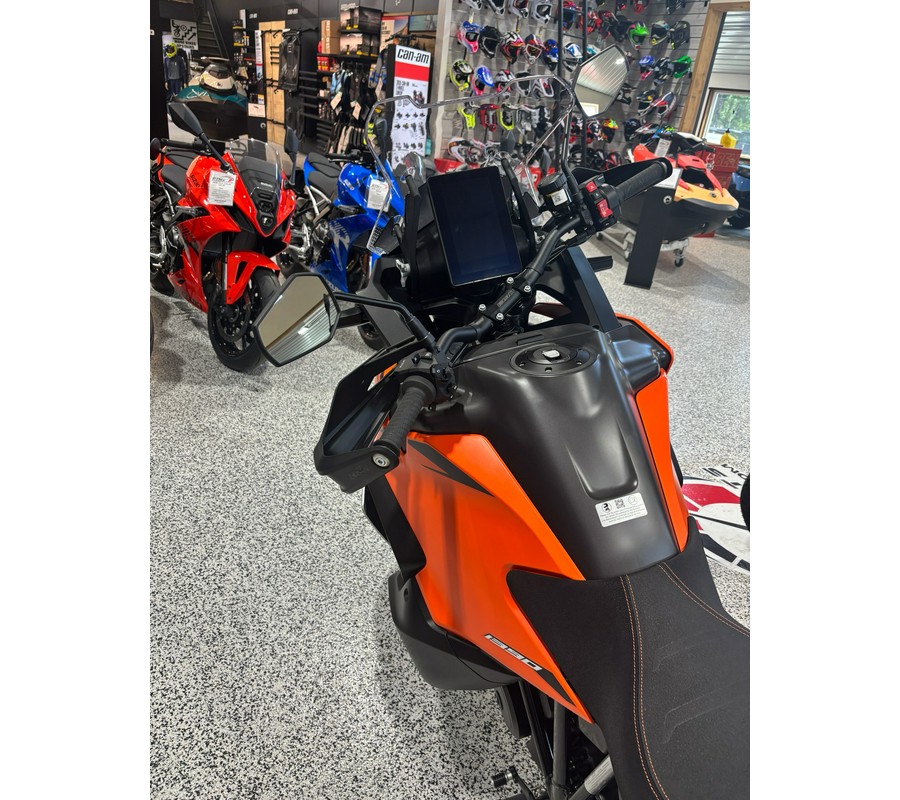 2027 KTM Super Adventure 1390 S EVO