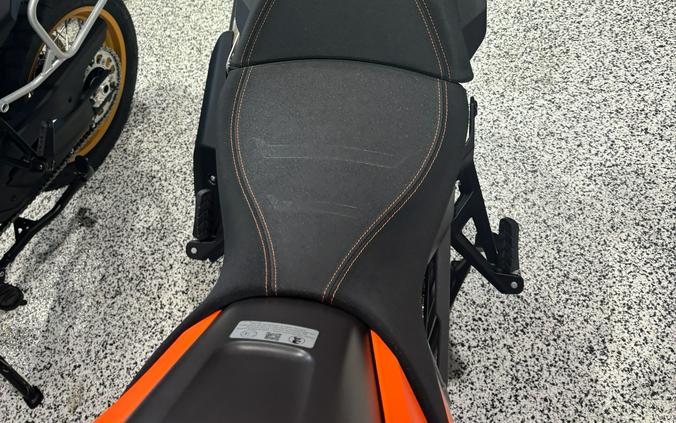 2027 KTM Super Adventure 1390 S EVO