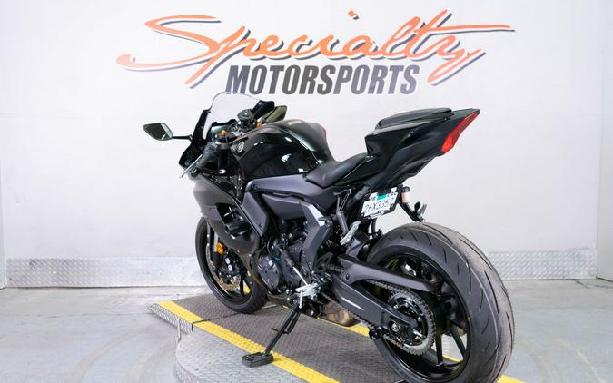 2025 Yamaha YZF-R7