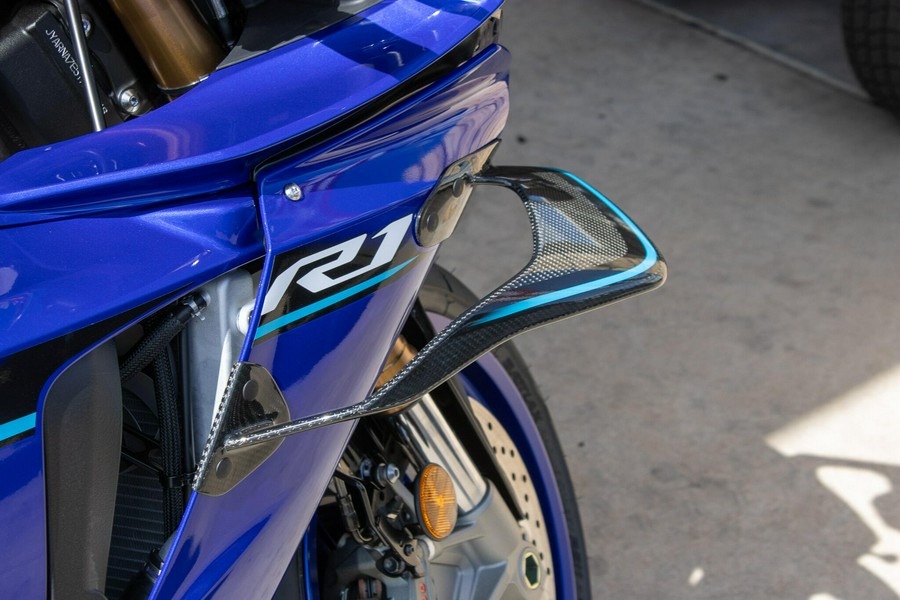 2026 YAMAHA YZF-R1