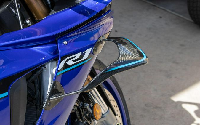 2026 YAMAHA YZF-R1