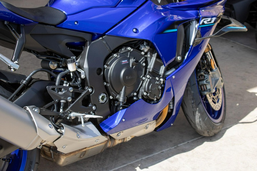 2026 YAMAHA YZF-R1