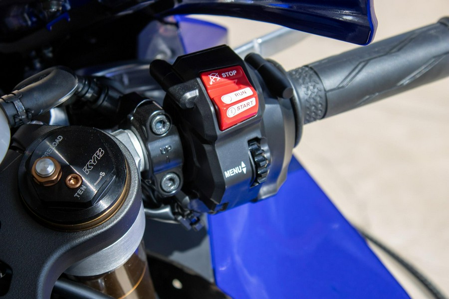2026 YAMAHA YZF-R1