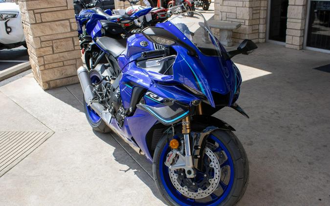 2026 YAMAHA YZF-R1