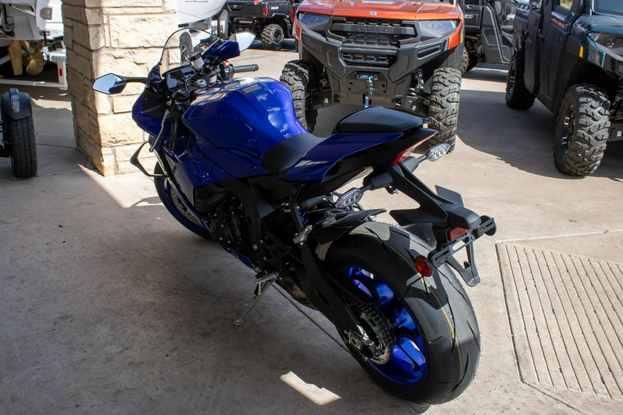 2026 YAMAHA YZF-R1
