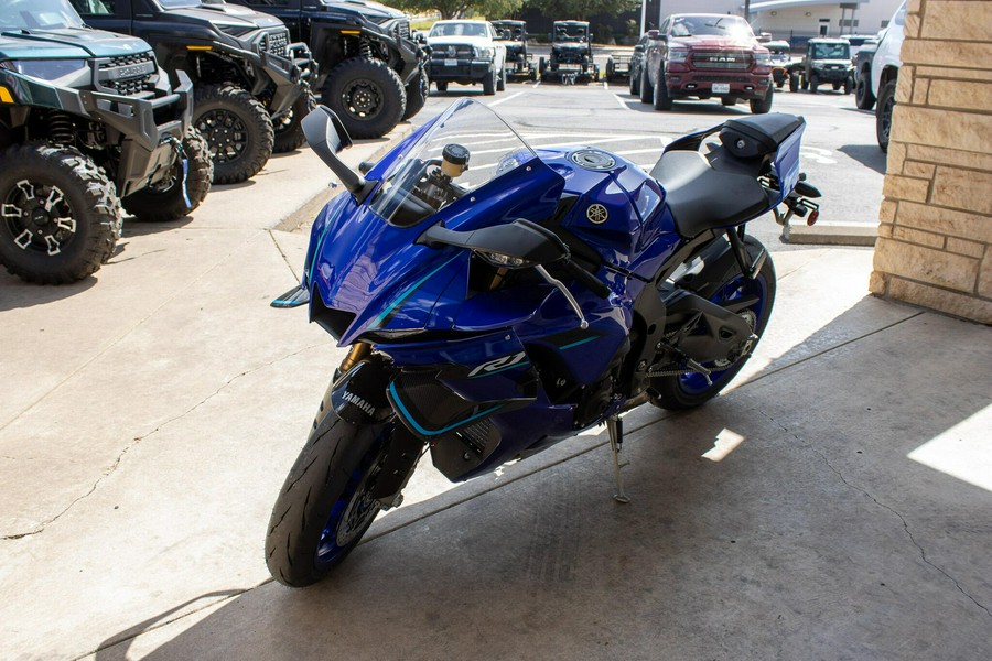 2026 YAMAHA YZF-R1