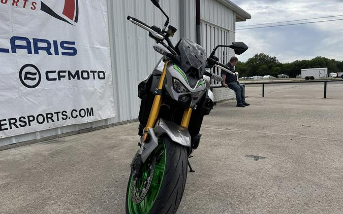 2025 Kawasaki Z900 SE ABS