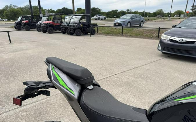 2025 Kawasaki Z900 SE ABS