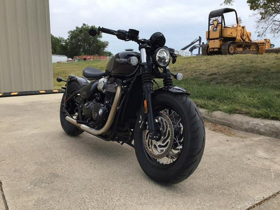 2022 Triumph Bonneville Bobber Jet Black