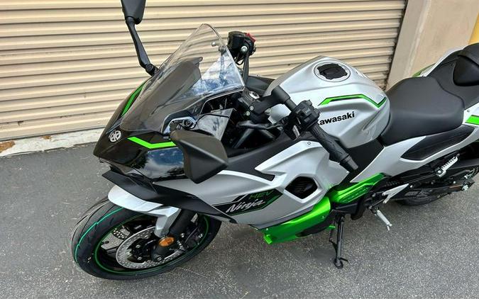 2024 Kawasaki Ninja® 7 Hybrid ABS