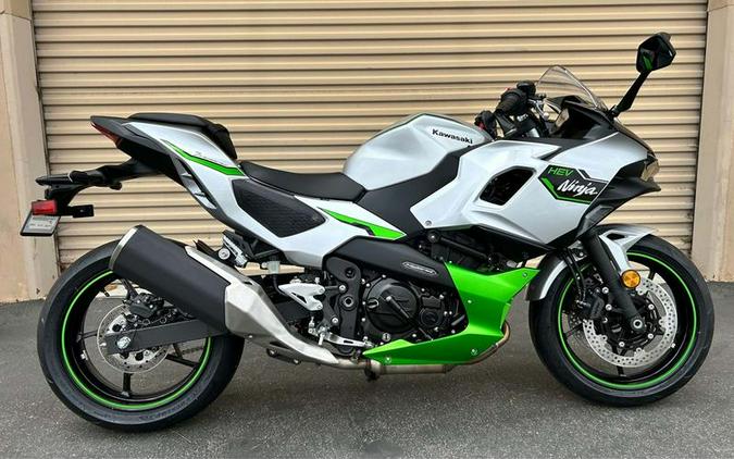 2024 Kawasaki Ninja® 7 Hybrid ABS