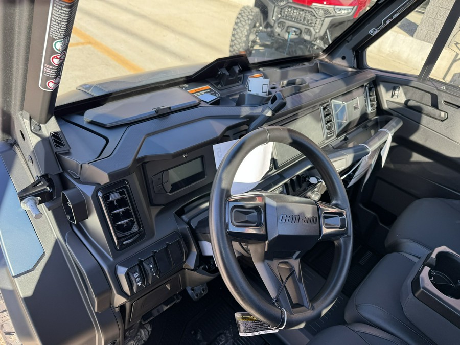 2026 Can-Am Defender XT CAB HD11
